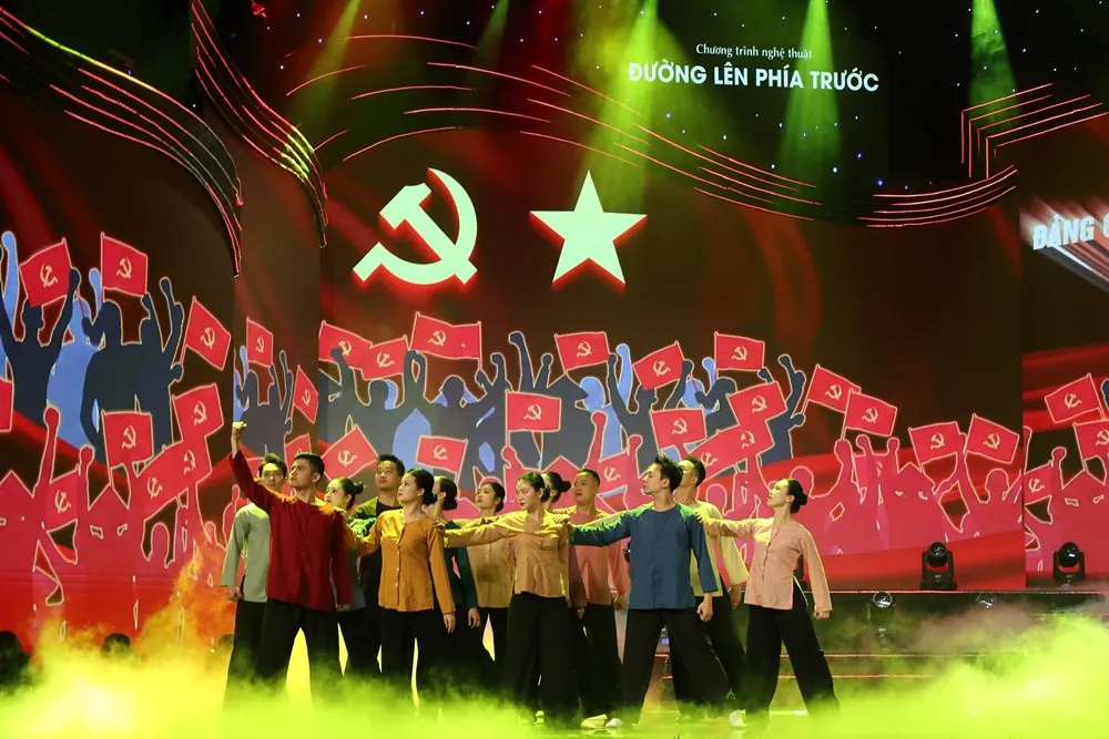 3 82121883935871365941295